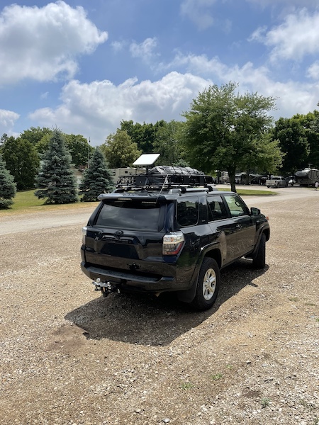 The 4Runner with Starlink mounted on top