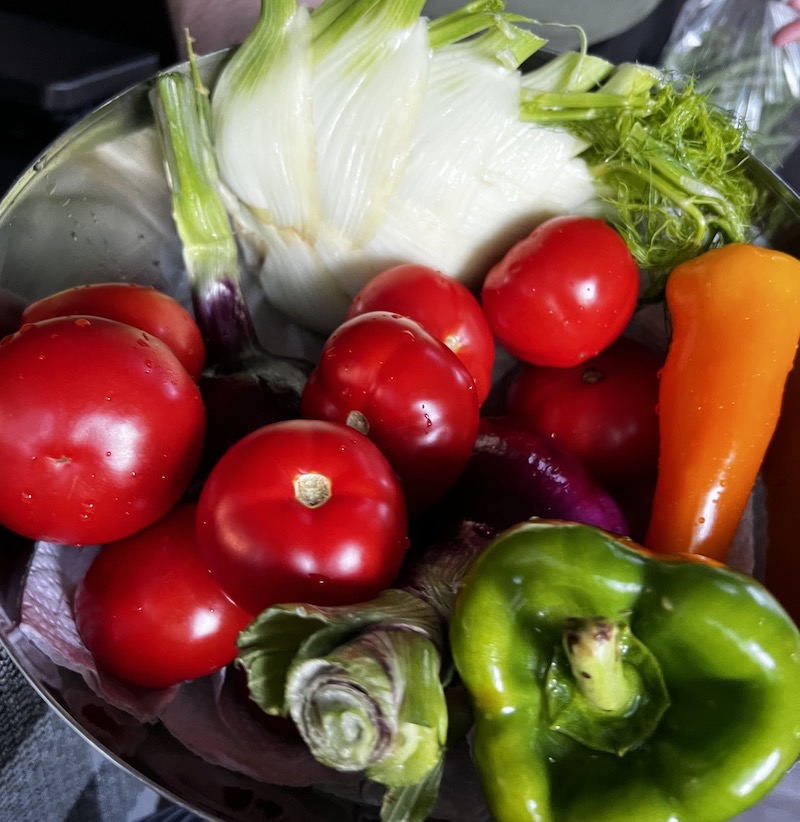 A bowl of fresh produce from a farmers market in Trois-Rivières